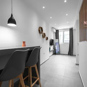 Bourn, Nilie Hospitality Mgmt , Θεσσαλονίκη Ελλάδα