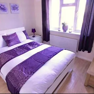 https://grundystreet32.cambridgehotelsuk.com